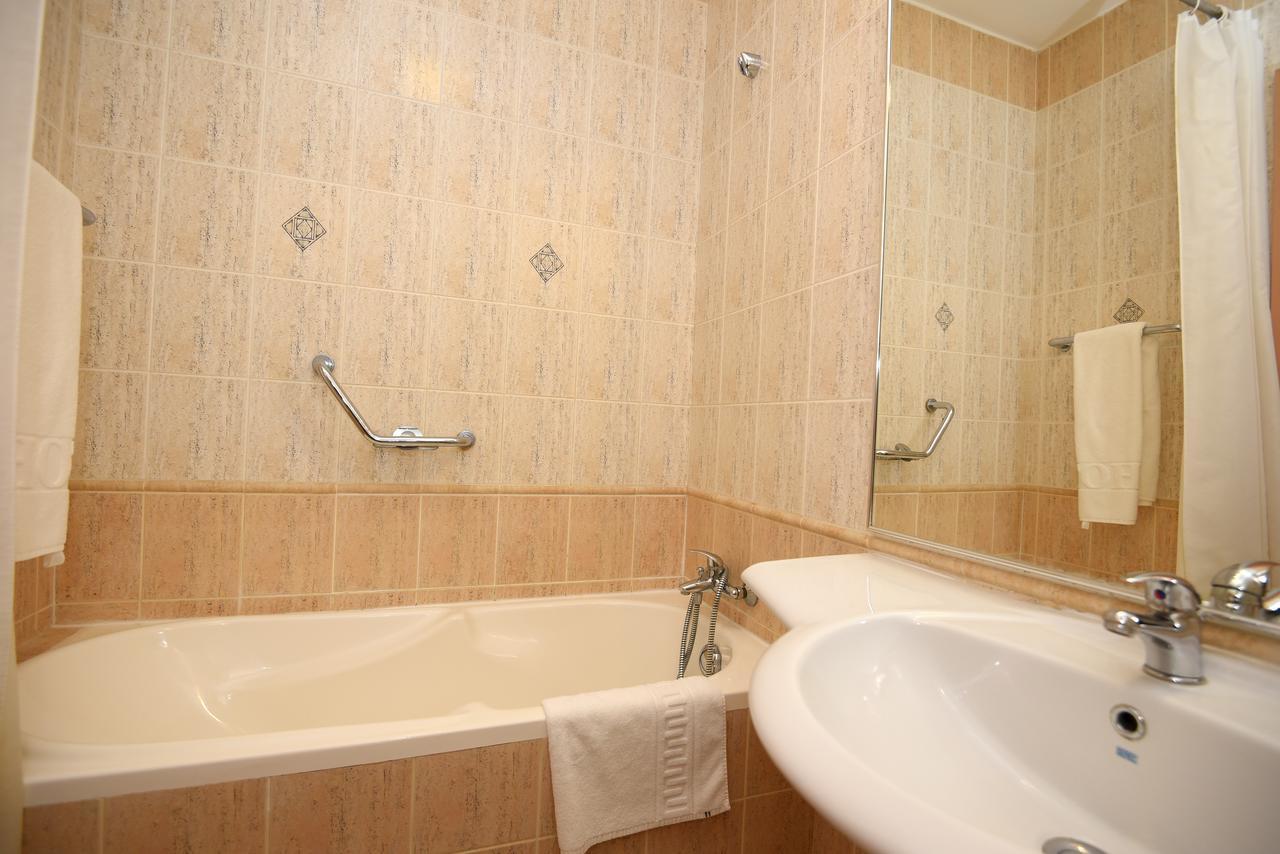 Hotel Belvedere Brăila Buitenkant foto