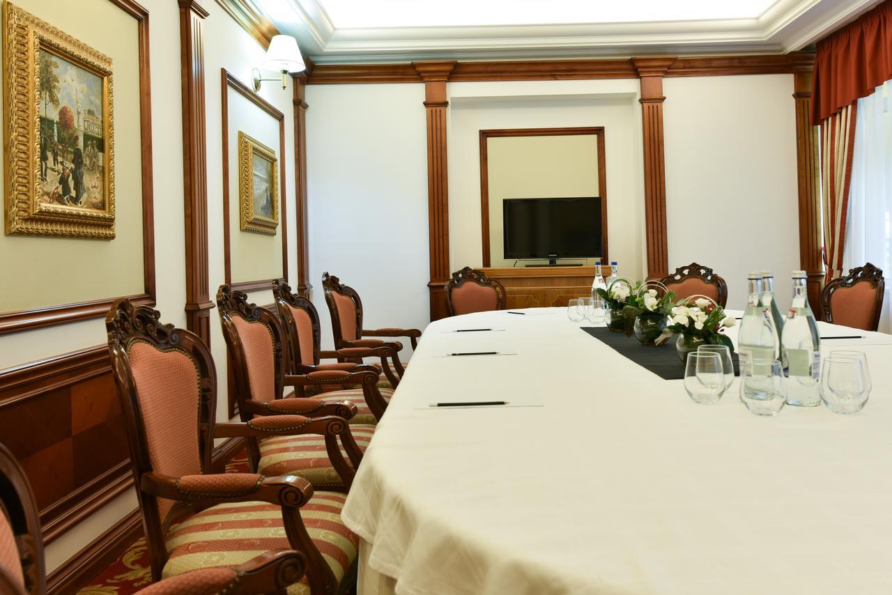 Hotel Belvedere Brăila Buitenkant foto