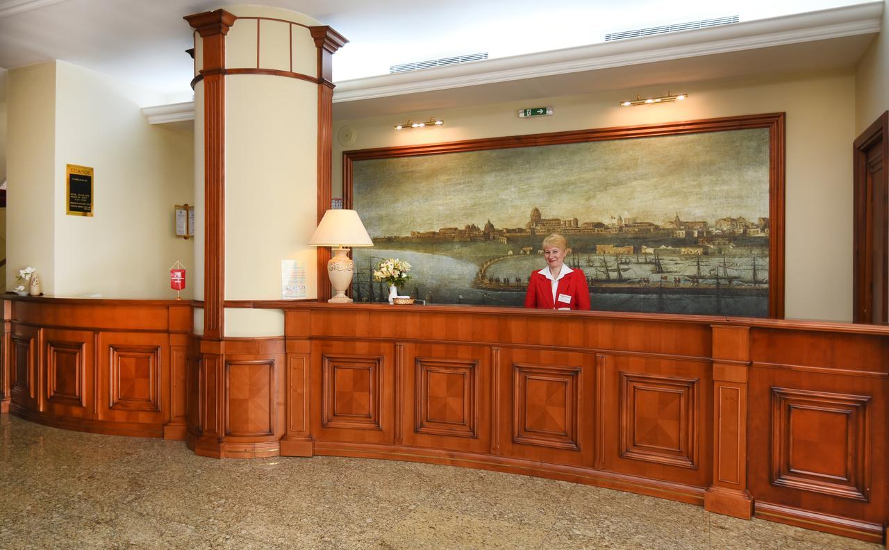 Hotel Belvedere Brăila Buitenkant foto